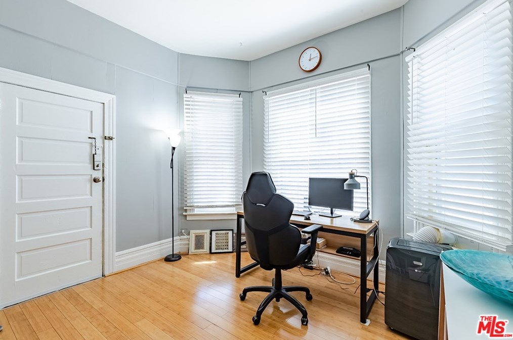 1633 12th Pl, Los Angeles CA  90015-1971 exterior