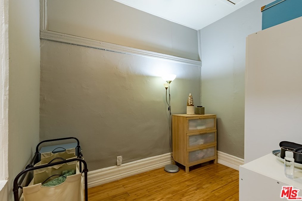 1633 12th Pl, Los Angeles CA  90015-1971 exterior