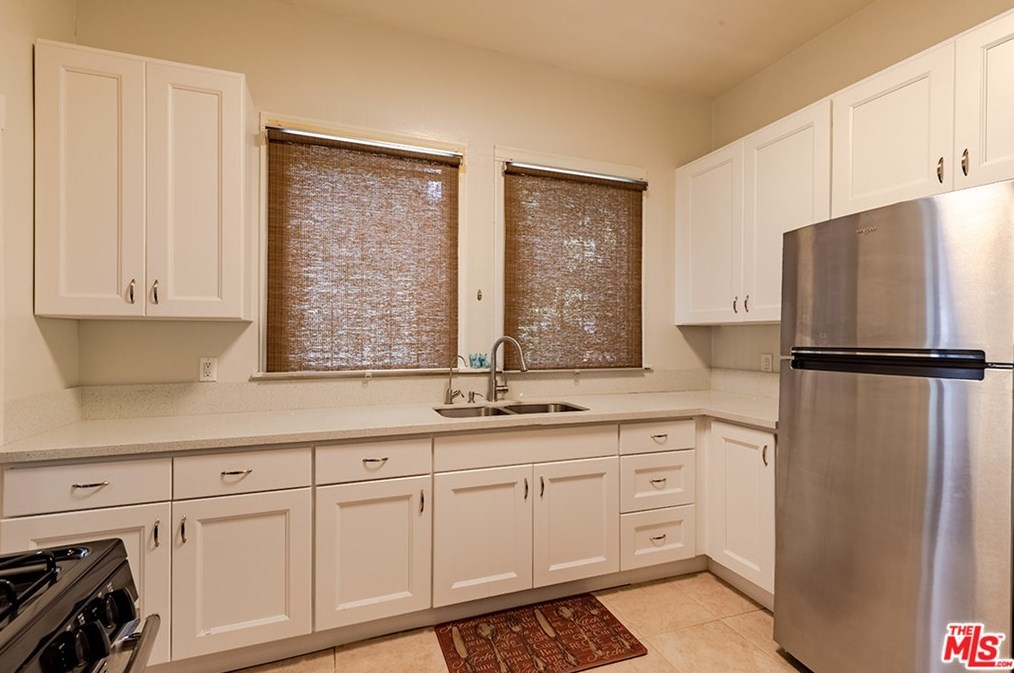 1633 12th Pl, Los Angeles CA  90015-1971 exterior