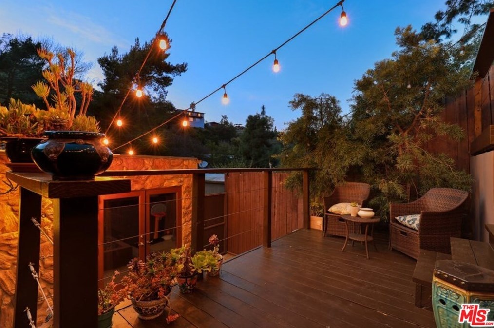 8806 Wonderland Ave, Los Angeles CA  90046-1852 exterior