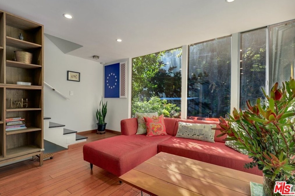 8806 Wonderland Ave, Los Angeles, CA 90046-1852