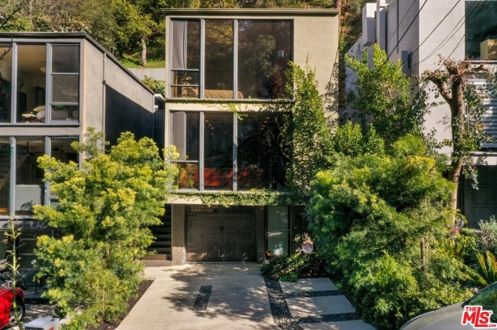 8806 Wonderland Ave, Los Angeles CA  90046-1852 exterior