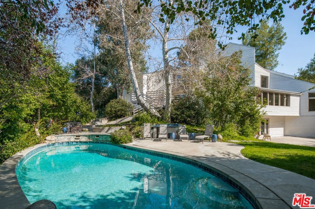 25775 Vista Verde Dr, Calabasas, CA 91302
