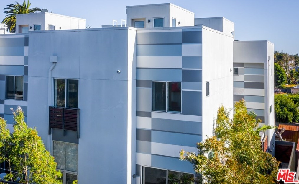 11814 Washington Pl, Los Angeles, CA 90066-4632