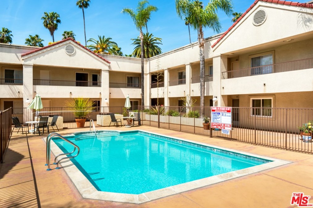 430 N Holliston Ave #210, Pasadena, CA 91106
