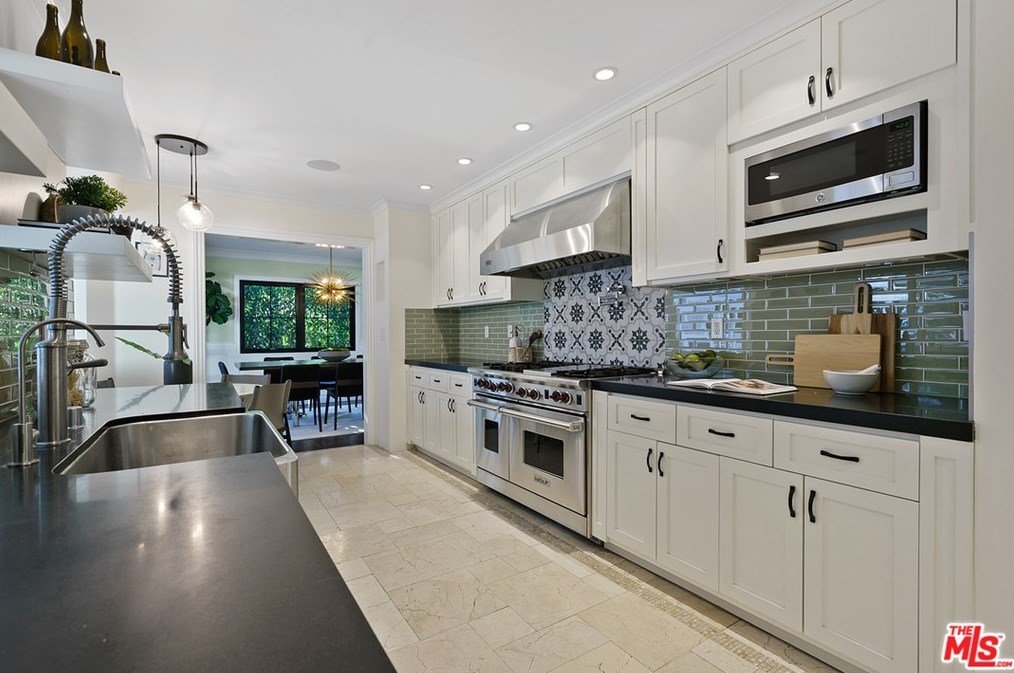 9606 Cresta Dr, Los Angeles CA  90035-4004 exterior
