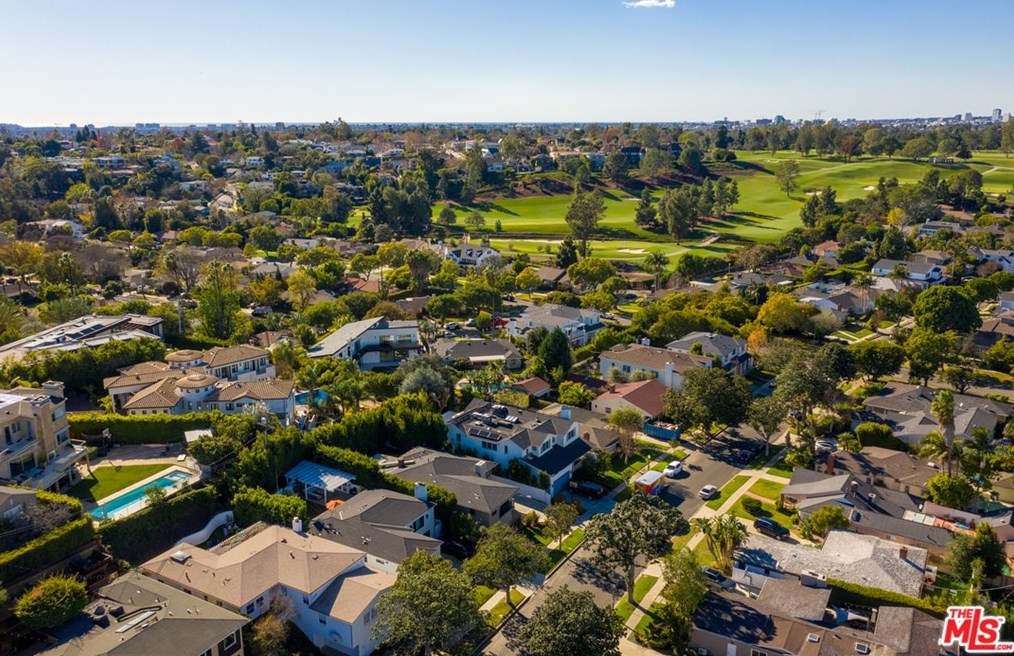 9606 Cresta Dr, Los Angeles CA  90035-4004 exterior