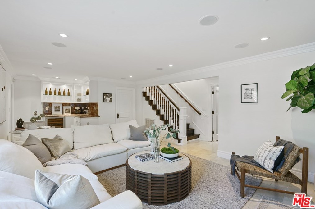9606 Cresta Dr, Los Angeles CA  90035-4004 exterior