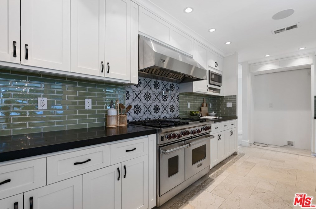 9606 Cresta Dr, Los Angeles CA  90035-4004 exterior