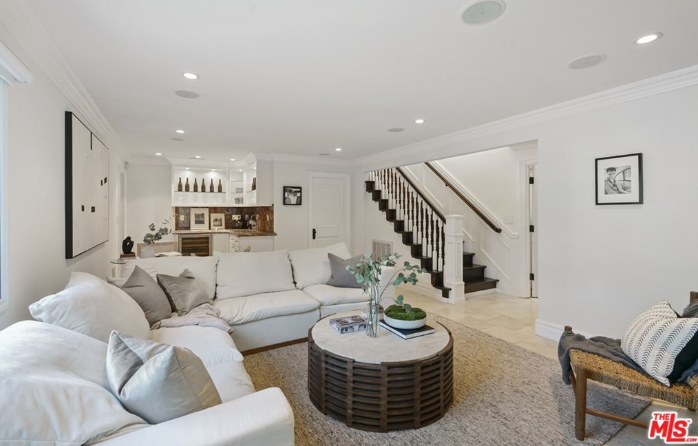 9606 Cresta Dr, Los Angeles CA  90035-4004 exterior