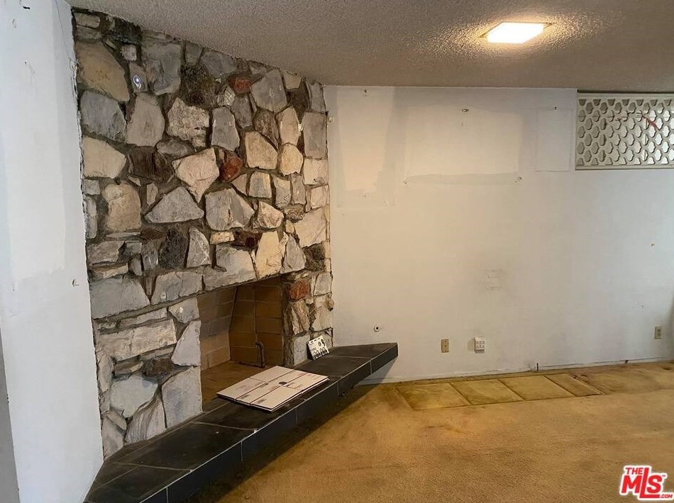 647 Imogen Ave, Los Angeles, CA 90026-3510