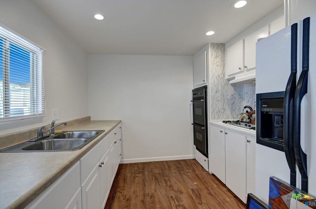 116 Valley Dr, Palm Springs, CA 92264