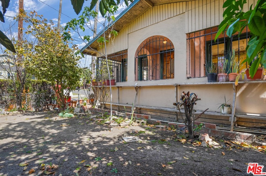 1446 Mccollum St, Los Angeles, CA 90026-2324