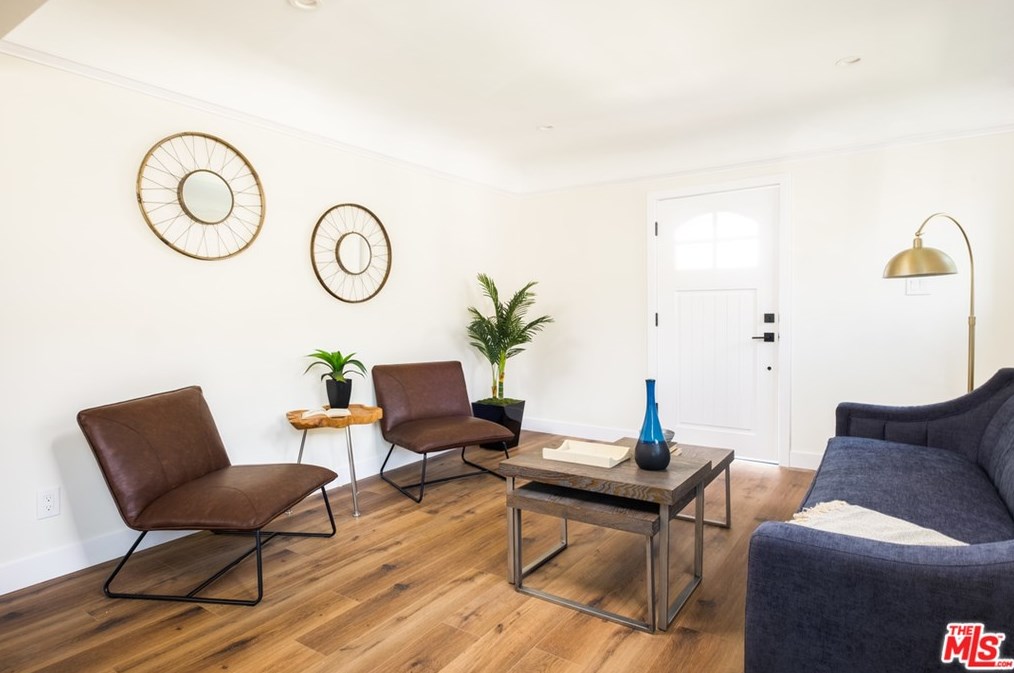 730 102nd St, Los Angeles, CA 90044-4532