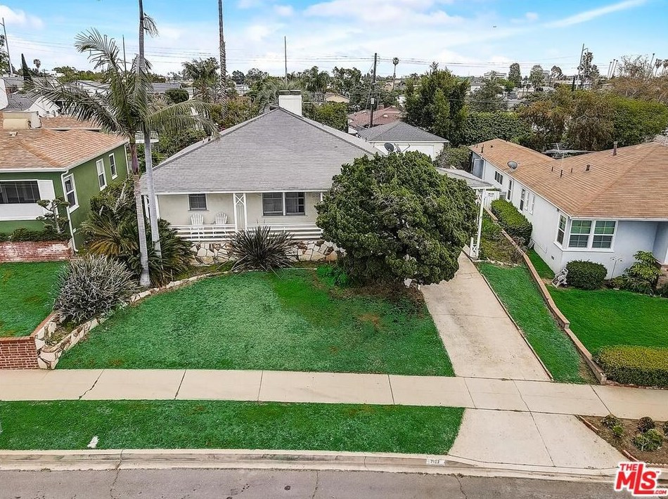 7122 Glasgow Ave, Los Angeles, CA 90045-2208