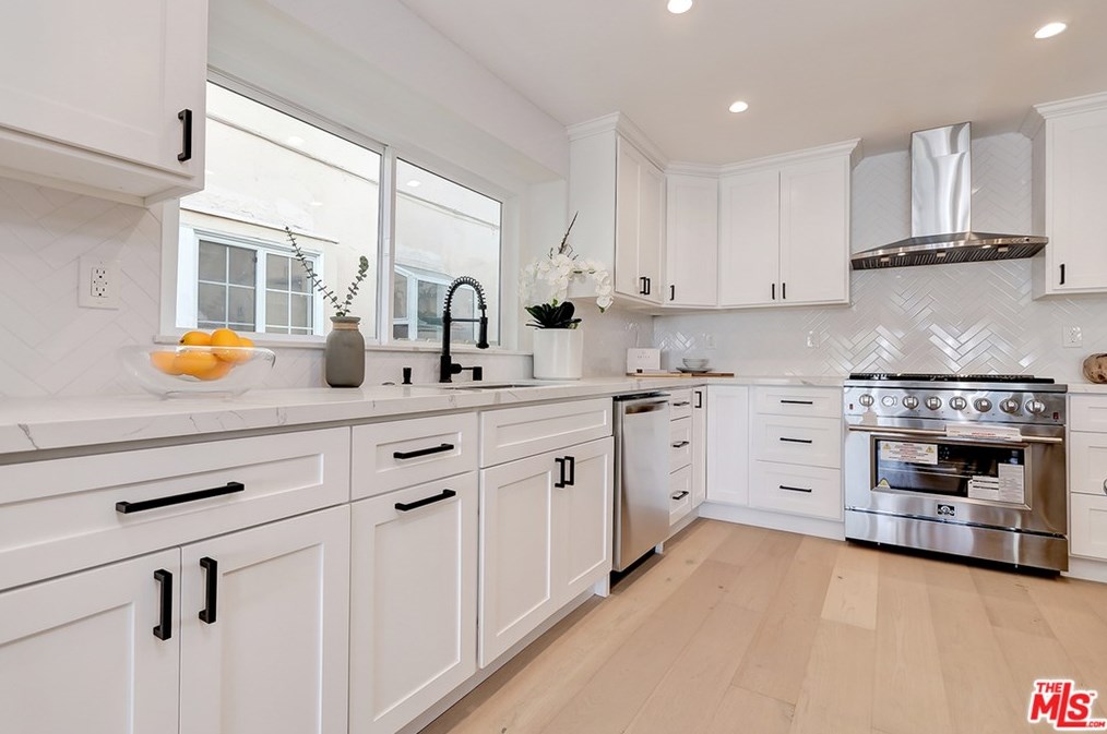 1445 Stanley Ave, Los Angeles CA  90036-4602 exterior