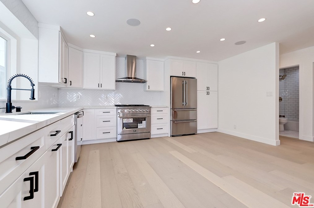 1445 Stanley Ave, Los Angeles CA  90036-4602 exterior