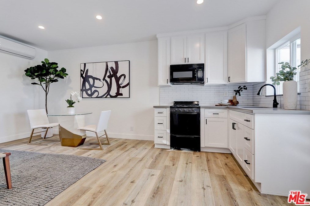 1445 Stanley Ave, Los Angeles CA  90036-4602 exterior