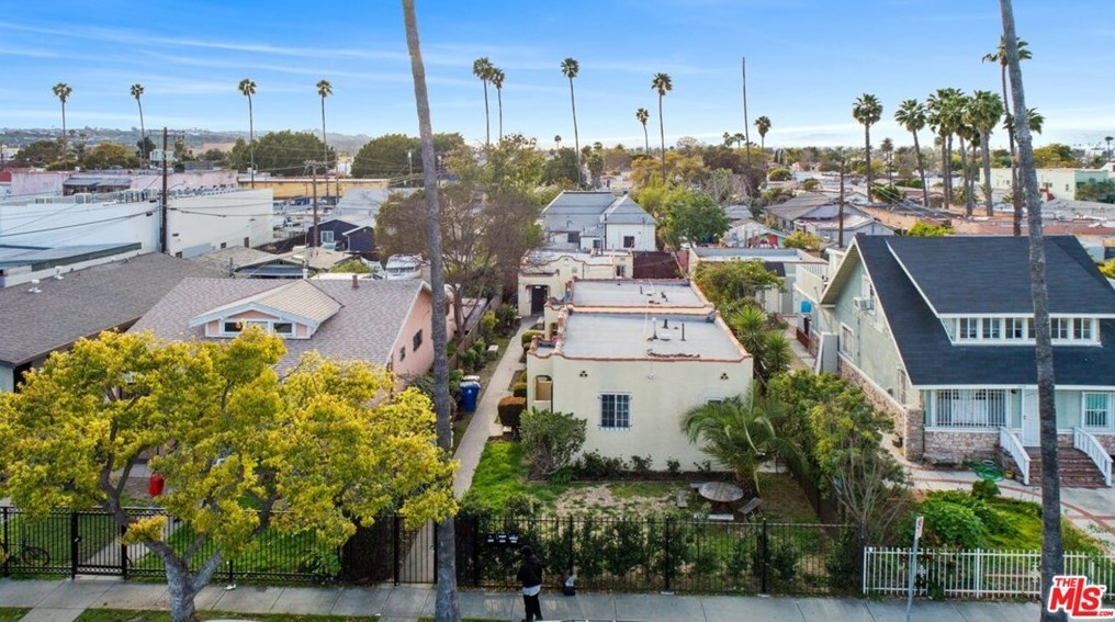 3103 8th Ave, Los Angeles, CA 90018-3306