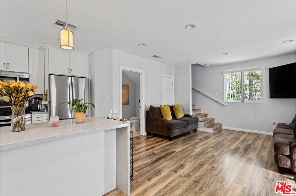 1343 Temple St, Los Angeles, CA 90026-5644