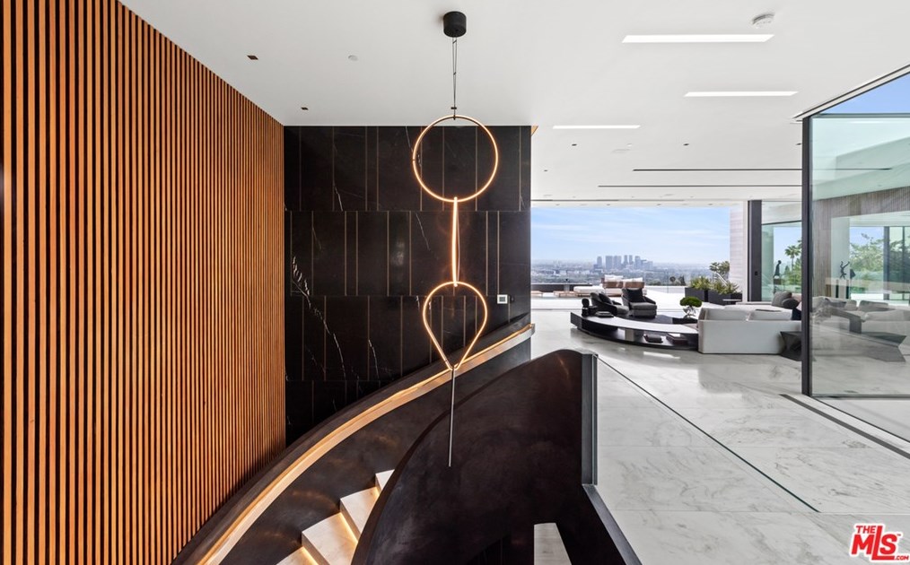 1108 Wallace Ridge, Beverly Hills, CA 90210