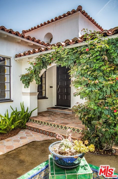 200 Alta Vista Blvd, Los Angeles, CA 90036-2822