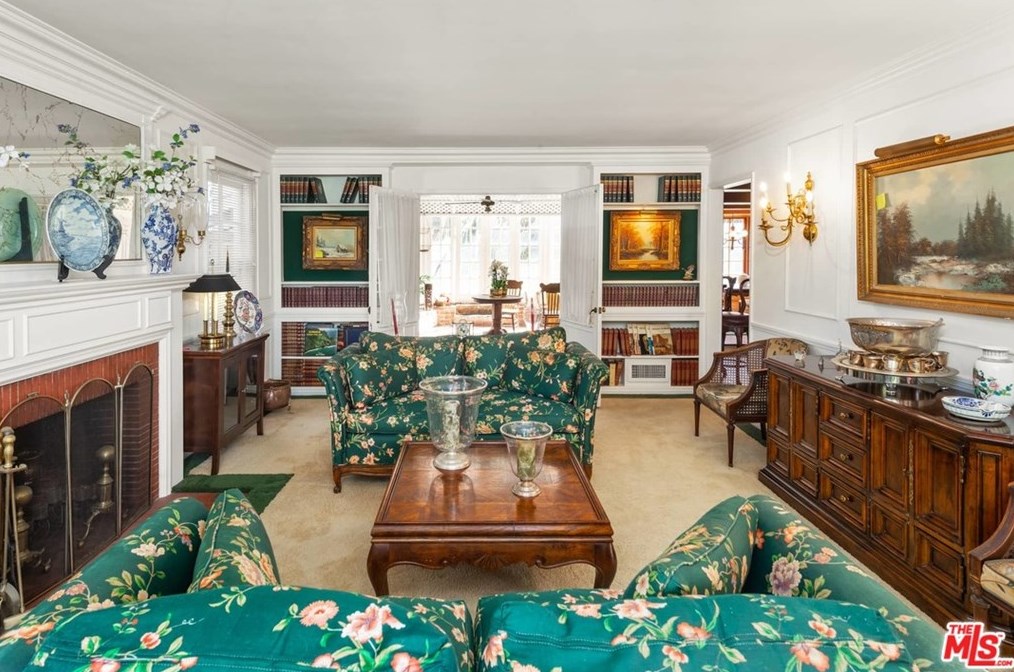 318 Thurston Ave, Los Angeles CA  90049-3126 exterior