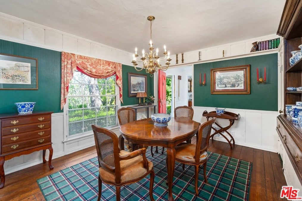 318 Thurston Ave, Los Angeles CA  90049-3126 exterior