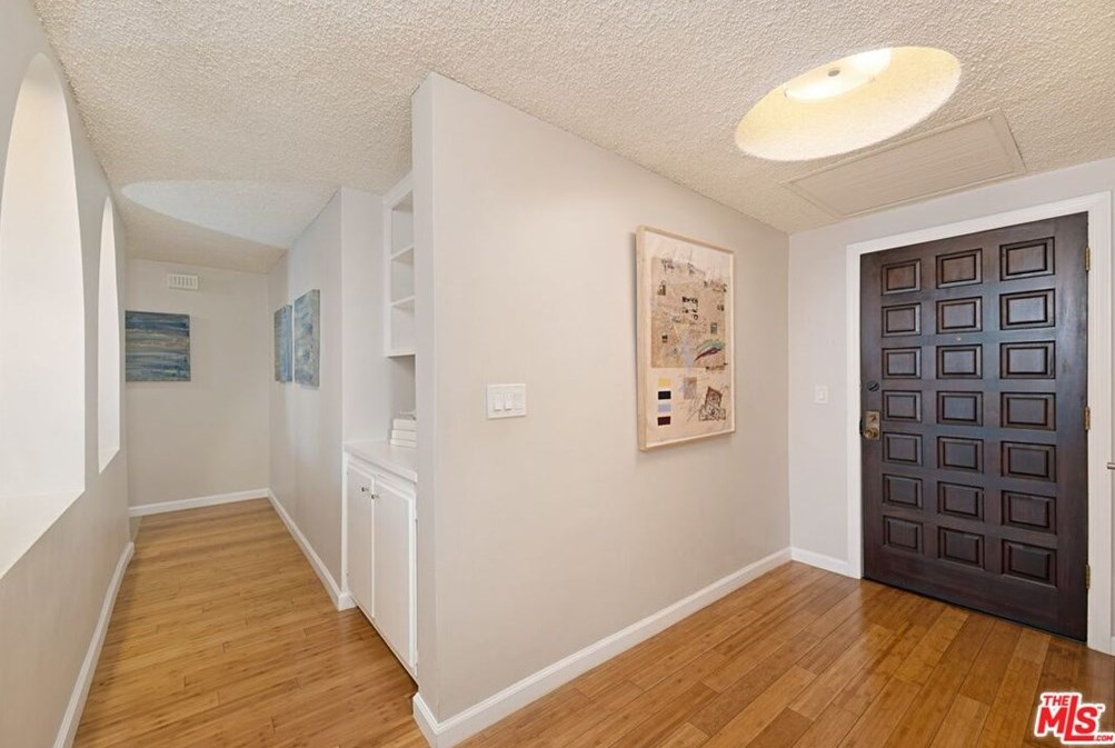 1950 Beverly Glen Blvd, Los Angeles, CA 90025-5152