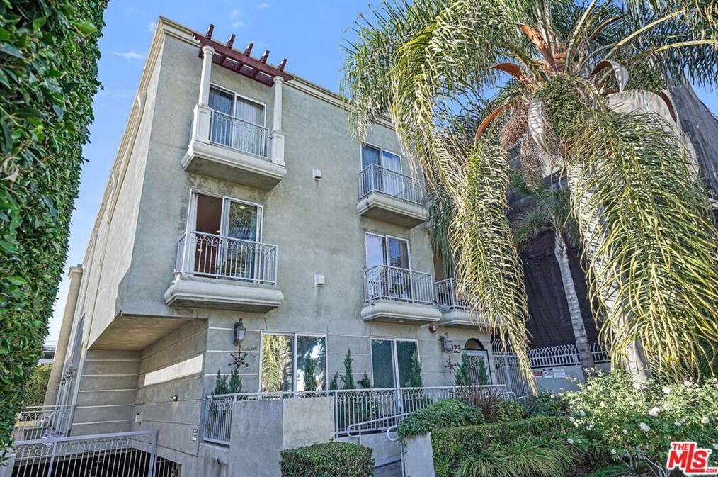 1023 Wilcox Ave, Los Angeles CA  90038-2687 exterior
