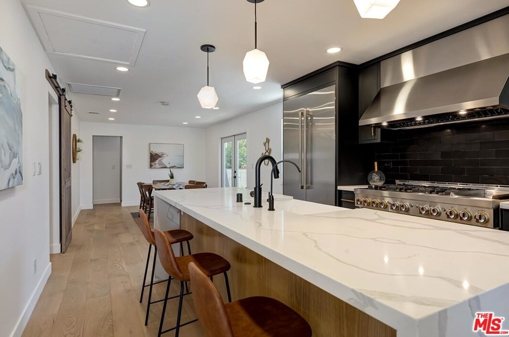 4237 Beethoven St, Los Angeles CA  90066-5705 exterior