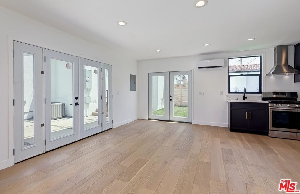 4237 Beethoven St, Los Angeles CA  90066-5705 exterior