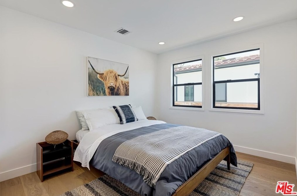 4237 Beethoven St, Los Angeles CA  90066-5705 exterior