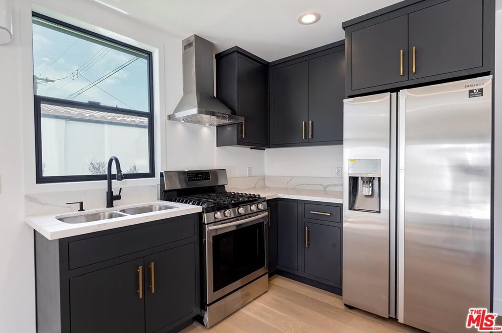 4237 Beethoven St, Los Angeles CA  90066-5705 exterior