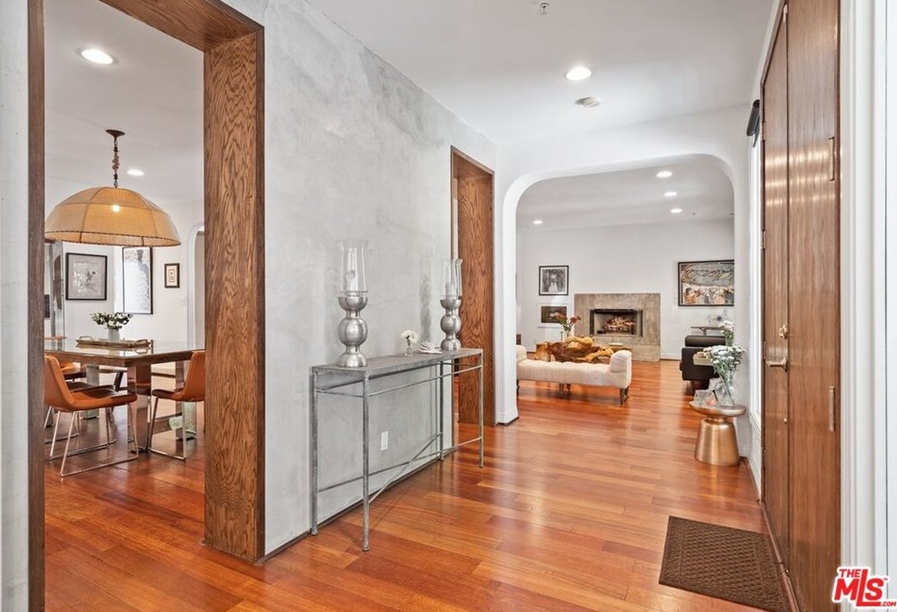 10348 Caribou Ln, Los Angeles, CA 90077-2809
