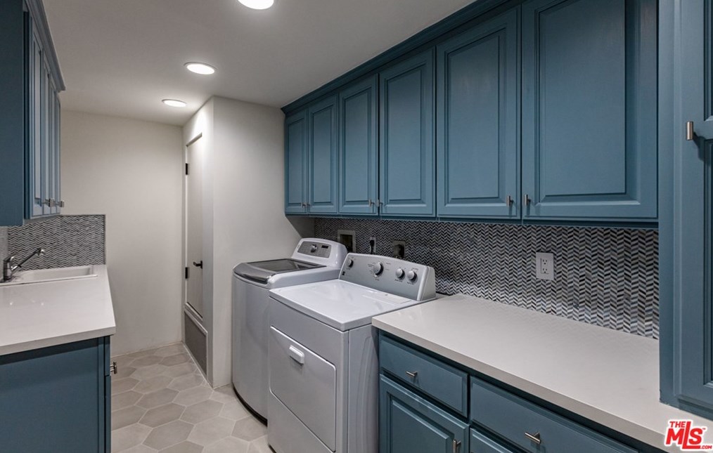 24146 Malibu Rd, Malibu CA  90265-4610 exterior