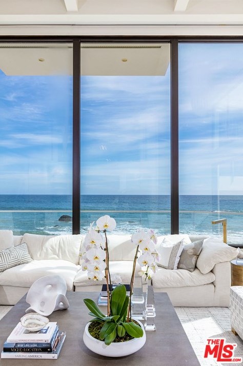 24146 Malibu Rd, Malibu CA  90265-4610 exterior
