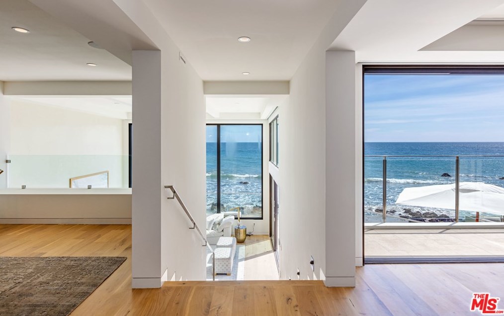 24146 Malibu Rd, Malibu CA  90265-4610 exterior