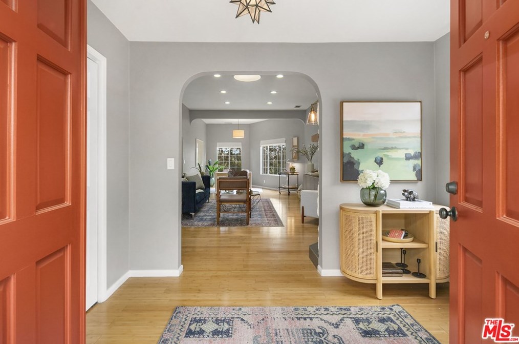 3409 Winslow Dr, Los Angeles, CA 90026-6213
