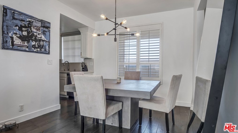 11812 Gorham Ave, Los Angeles CA  90049-5444 exterior