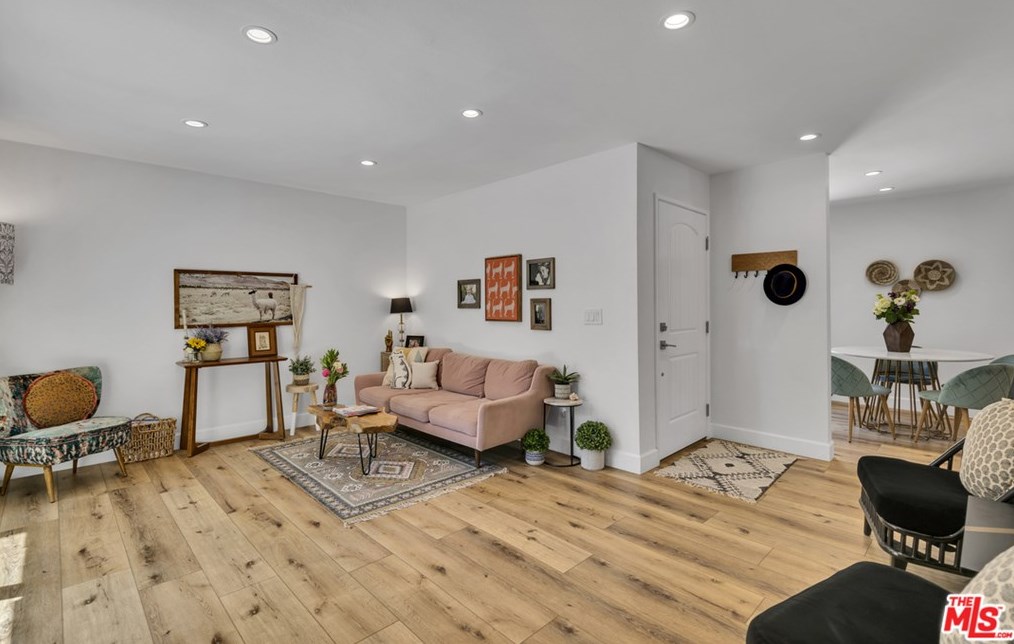 27459 Country Glen Rd, Calabasas, CA 91301