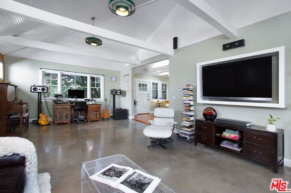 2177 Ridgemont Dr, Los Angeles CA  90046-1839 exterior