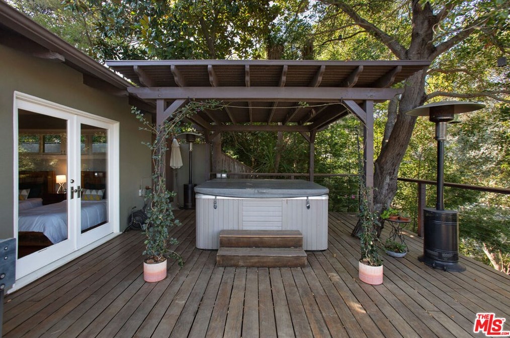 2177 Ridgemont Dr, Los Angeles CA  90046-1839 exterior