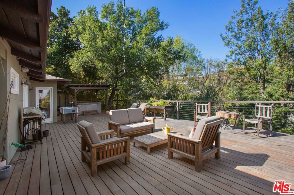 2177 Ridgemont Dr, Los Angeles CA  90046-1839 exterior