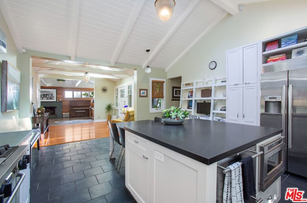 2177 Ridgemont Dr, Los Angeles CA  90046-1839 exterior