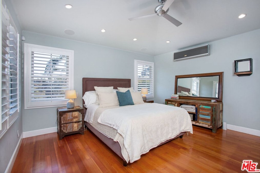 2177 Ridgemont Dr, Los Angeles CA  90046-1839 exterior