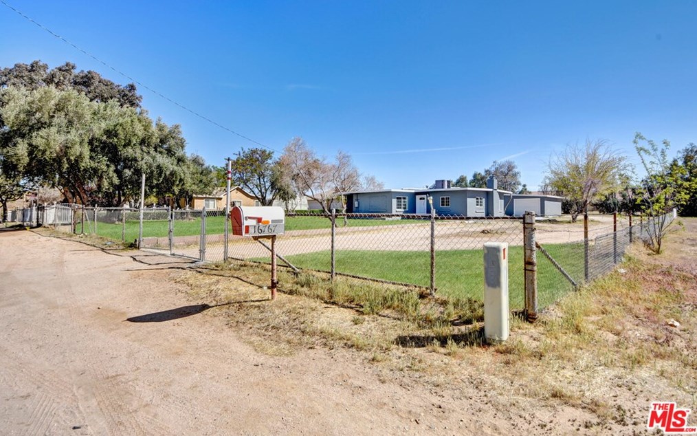 16767 Sultana St, Hesperia, CA 92345-7932