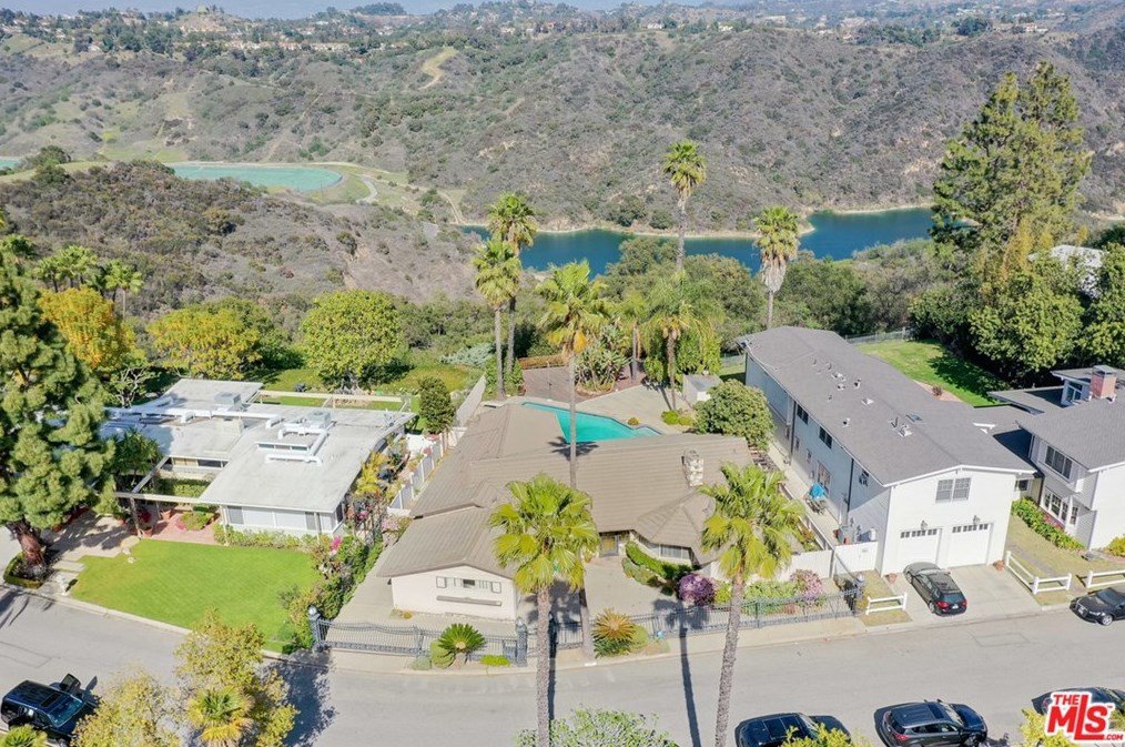 2254 Stradella Rd, Los Angeles, CA 90077-2331