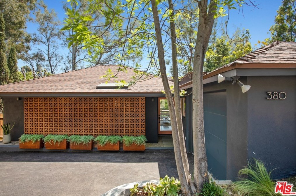 380 Tamarac Dr, Pasadena, CA 91105-2143