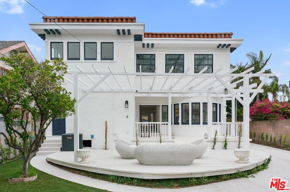 1853 Crenshaw Blvd, Los Angeles CA  90019-6039 exterior
